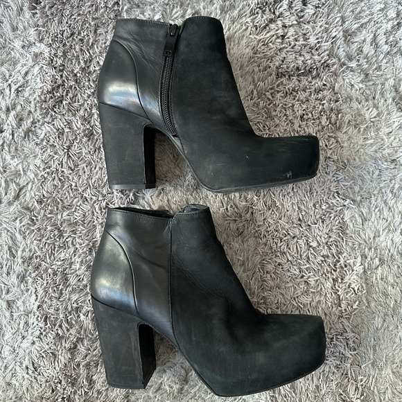 COS Black Ankle Boots with Block Heel - Picture 2 of 4
